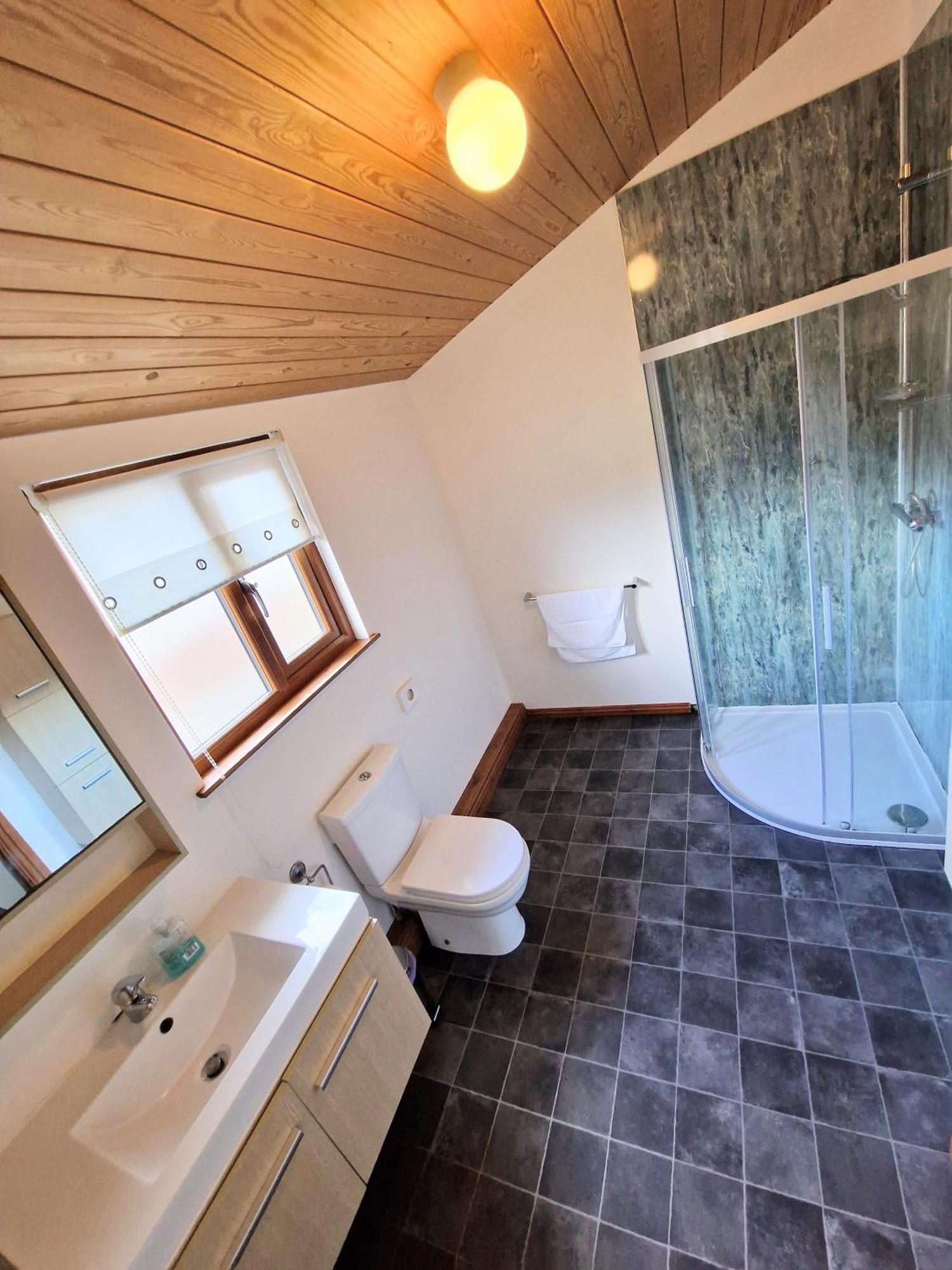 Ochil 9 With Private Hot Tub - Fife - Loch Leven - Lomond Hills - Pet Friendly Vila Kelty Exterior foto